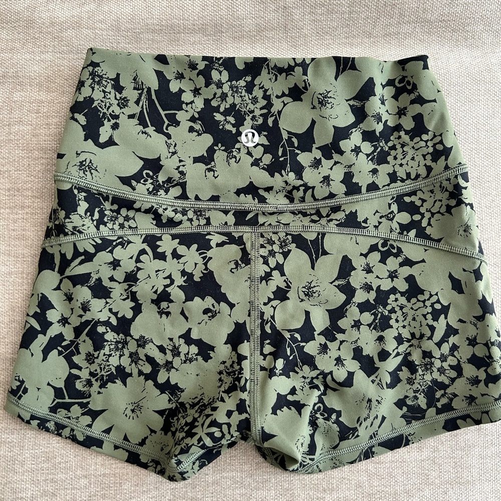 Lululemon 2” yoga shorts